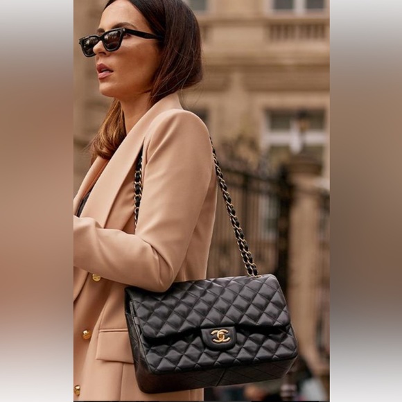 CHANEL Jumbo 30😍24K Hardware  Lambskin Amazing Cond Box CardDuster PRICE FIRM❗️ - Picture 3 of 15